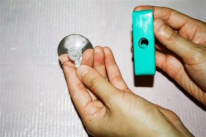 ハンドルに穴をあける